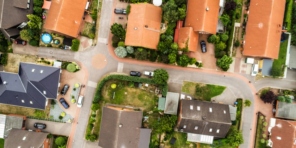 Eine Nachbarschaft, die Beziehungen zwischen diesen werden unter anderem in Grunddienstbarkeiten geregelt