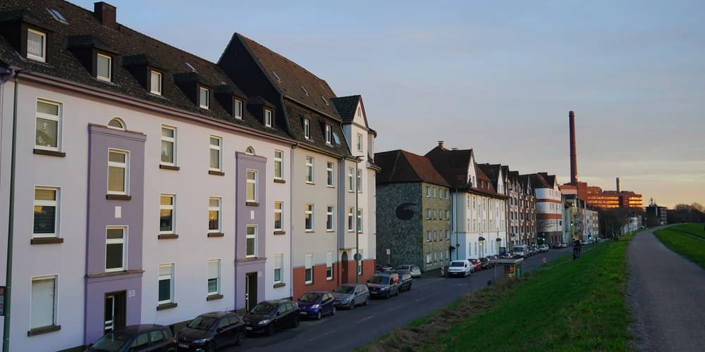 Mehrere Mehrfamilienhäuser, bei denen das Gemeinschaftseigentum geregelt sein muss